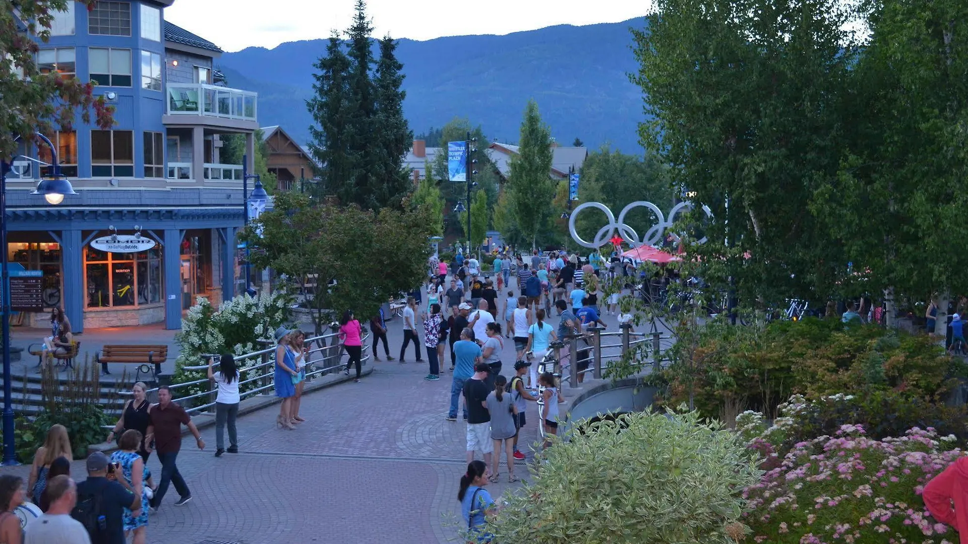 Harmony At Eagle Lodge Whistler Apartment